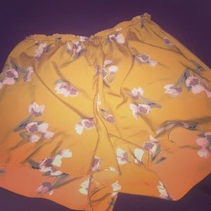 Rue 21 shorts high to low in back